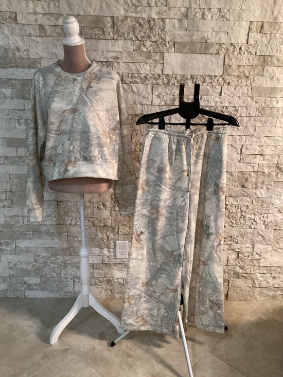 Bourbon & Belles Tops - Bourbon and Belles Woodland Leaf Camo Lounge Set Matching Sweatsuit Size L